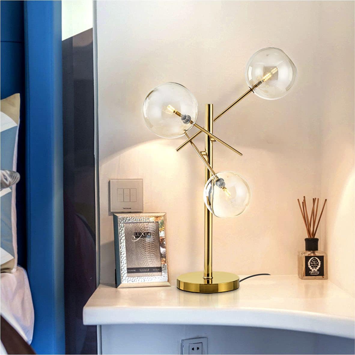 KCO Lighting Modern Gold Table Lamp 3-Light Glass Globe Night Lamp Mid Century Antique Brass Indoor Bubble Shade Standing Lighting Metal Desk Light for Bedroom Study Room Hotel