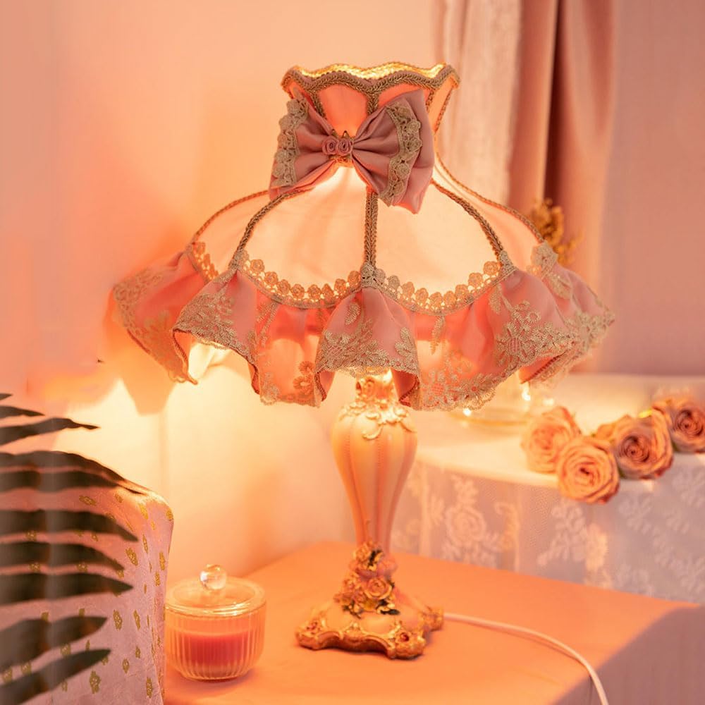 European Style Pink Table Lamp Lace Bow Fabric Drum Shade and Antique Resin Base Decor Classic Bedside Desk Nightstand Lamp for Girl's Bedroom Living Room