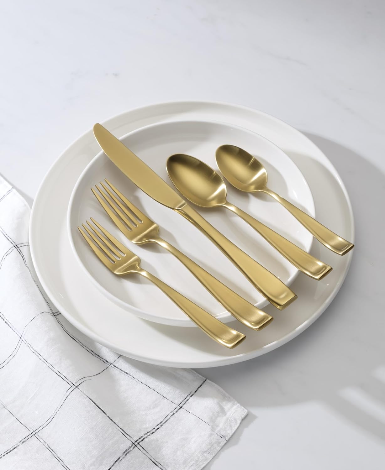 Oneida Silverware Set, Moda Gold Satin 20 Piece Flatware Set, Service For 4, 18/10 Stainless Steel, Dishwasher Safe, Flatware Cutlery Sets, Utensils, Knives Spoons and Forks, Home (Gold, 20 Pieces)