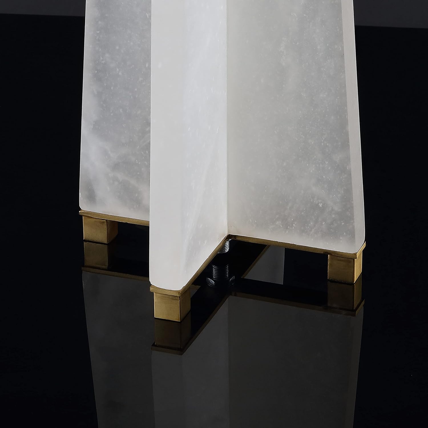 SAFAVIEH Couture Lighting Collection Gracellen Alabaster & Gold 27-inch Bedroom Living Room Home Office Desk Nightstand Table Lamp (LED Bulb Included)