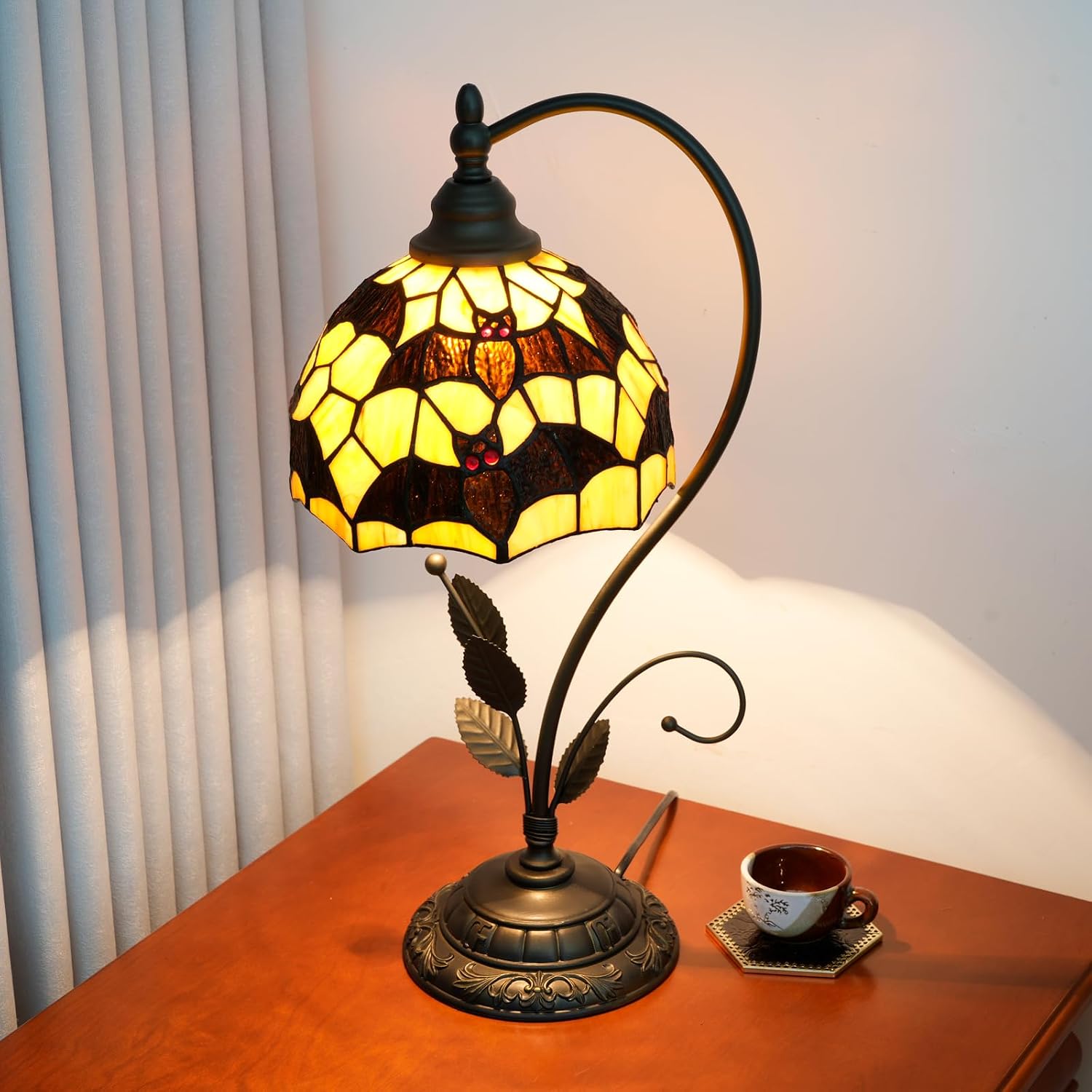 Tiffany Table Lamp Black Bats Stained Glass Bedside Lamp Tiffany Style S Metal Leaves Desk Light for Home Living Room Office Dormitory Bar Family Friends Gift