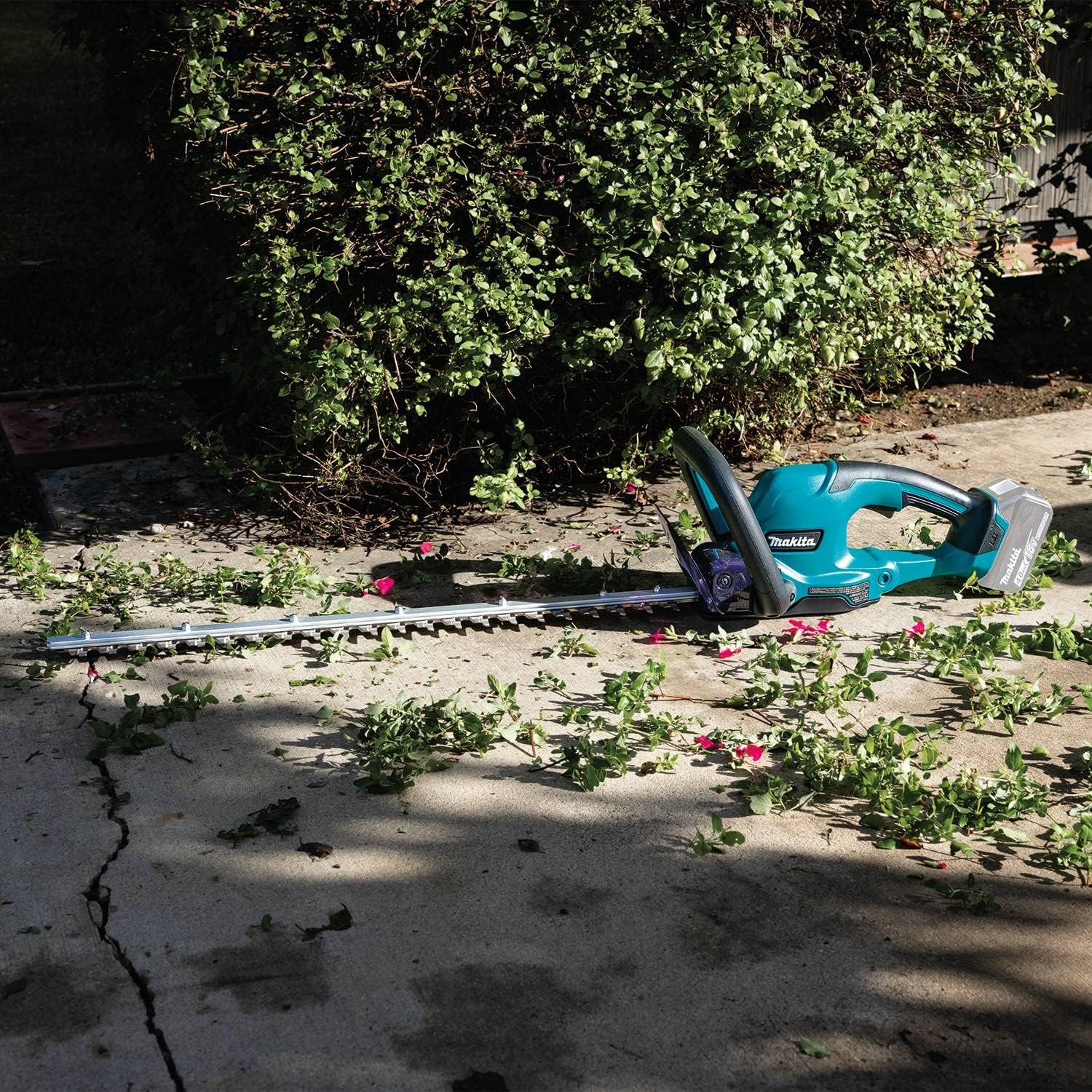 Makita XHU10Z 18V LXT Lithium-Ion Cordless 24' Hedge Trimmer, Tool Only | Tool Only