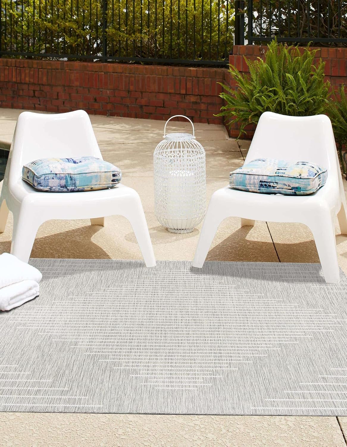 Unique Loom Outdoor Modern Collection Area Rug - Tambor (7' 1' Square, Gray/ Ivory)