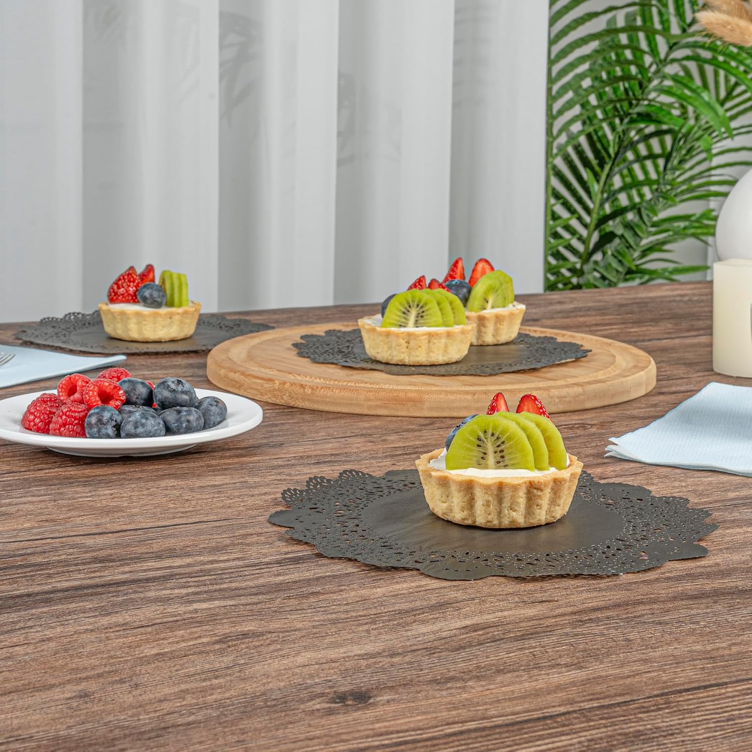 Restaurantware Black Paper Doilies 4000 Count 8 x 8 Inch, Disposable, Long Lasting Absorbent Paper Doilies for Tables with Elegant Lace Finish for Pastries, Cupcakes, Cookies and Desserts