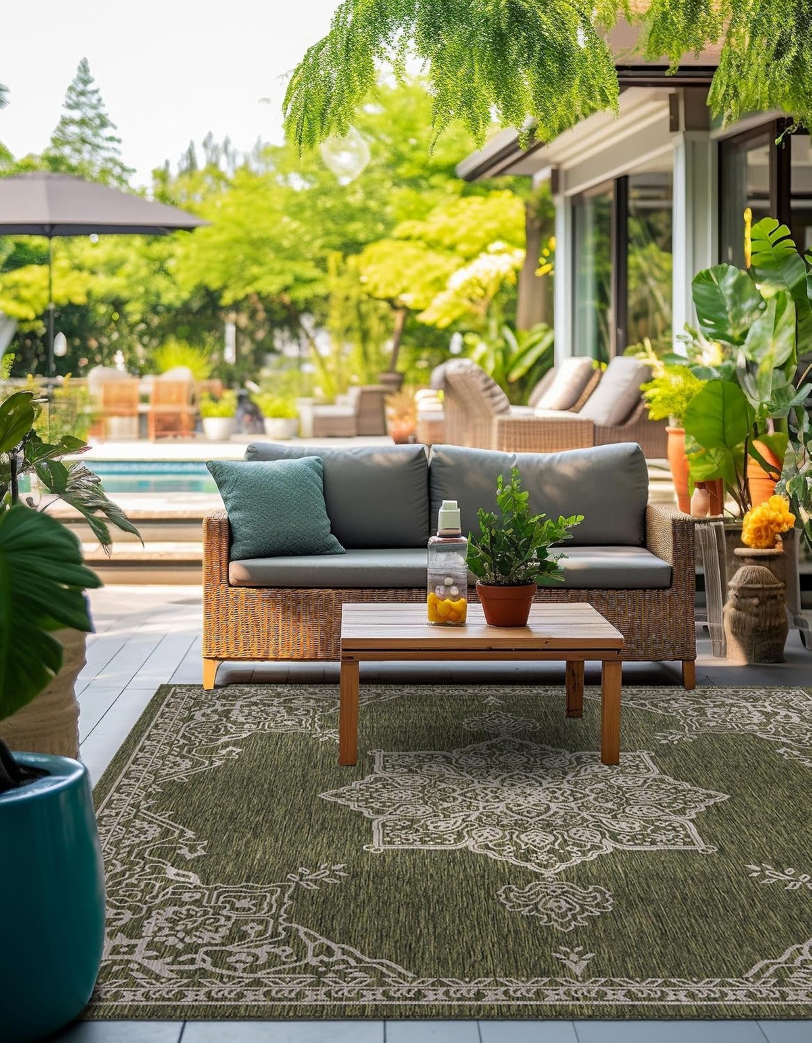 Unique Loom Outdoor Traditional Collection Area Rug - Antique (13' 1' Square Green/Ivory)