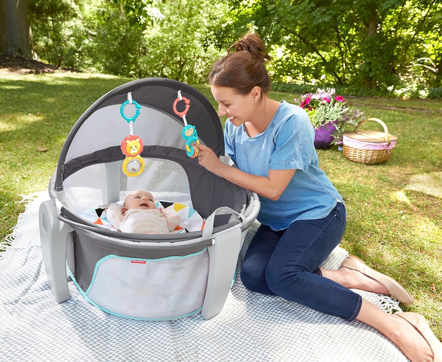 Fisher-Price Portable Bassinet On-The-Go Baby Dome, Travel Play Space with Developmental Newborn Toys & Canopy, Windmill