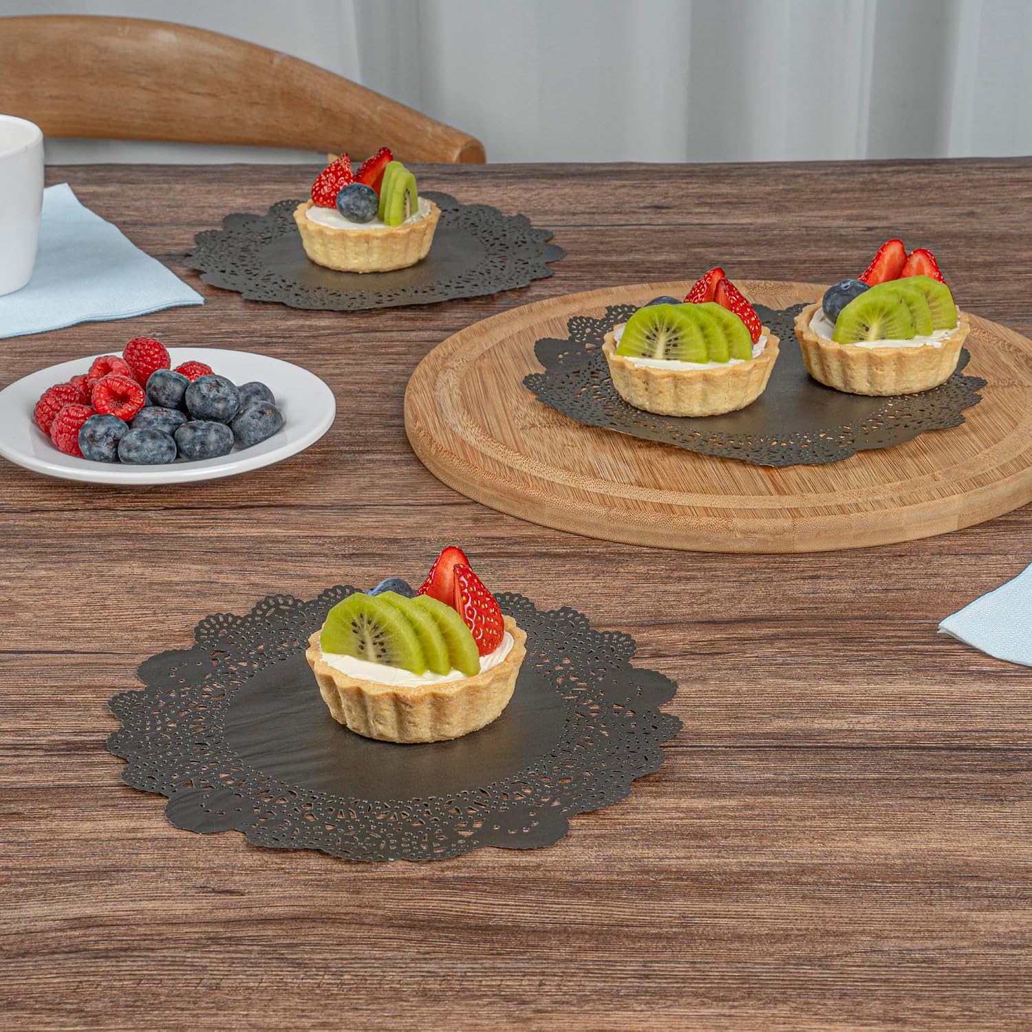 Restaurantware Black Paper Doilies 4000 Count 8 x 8 Inch, Disposable, Long Lasting Absorbent Paper Doilies for Tables with Elegant Lace Finish for Pastries, Cupcakes, Cookies and Desserts