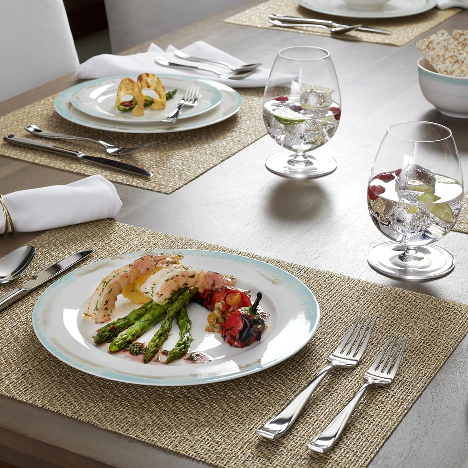 Oneida Silverware Set For 12, Moda 65-Piece Fine Flatware Set with Serving Utensils, Service For 12, 18/10 Stainless Steel, Dishwasher Safe For home, Knives Spoons and Forks Set (Silver, 65 pieces)